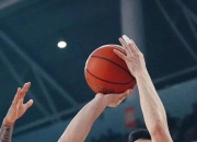 米兰体育官方网站-江苏队遭遇对手凶狠压迫，山西擒获实现强势反超的简单介绍