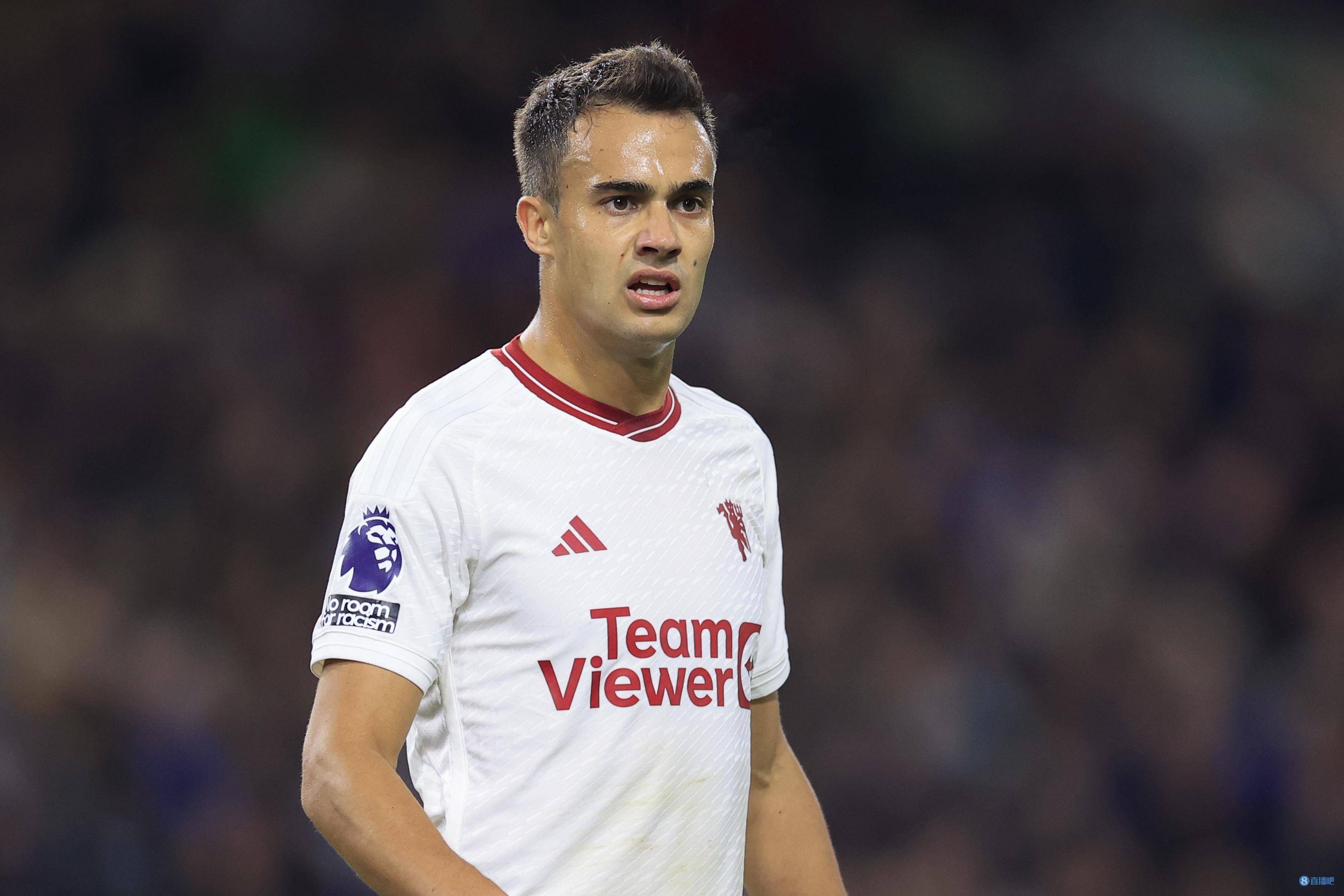 摩纳哥后卫受伤，球队战术受影响