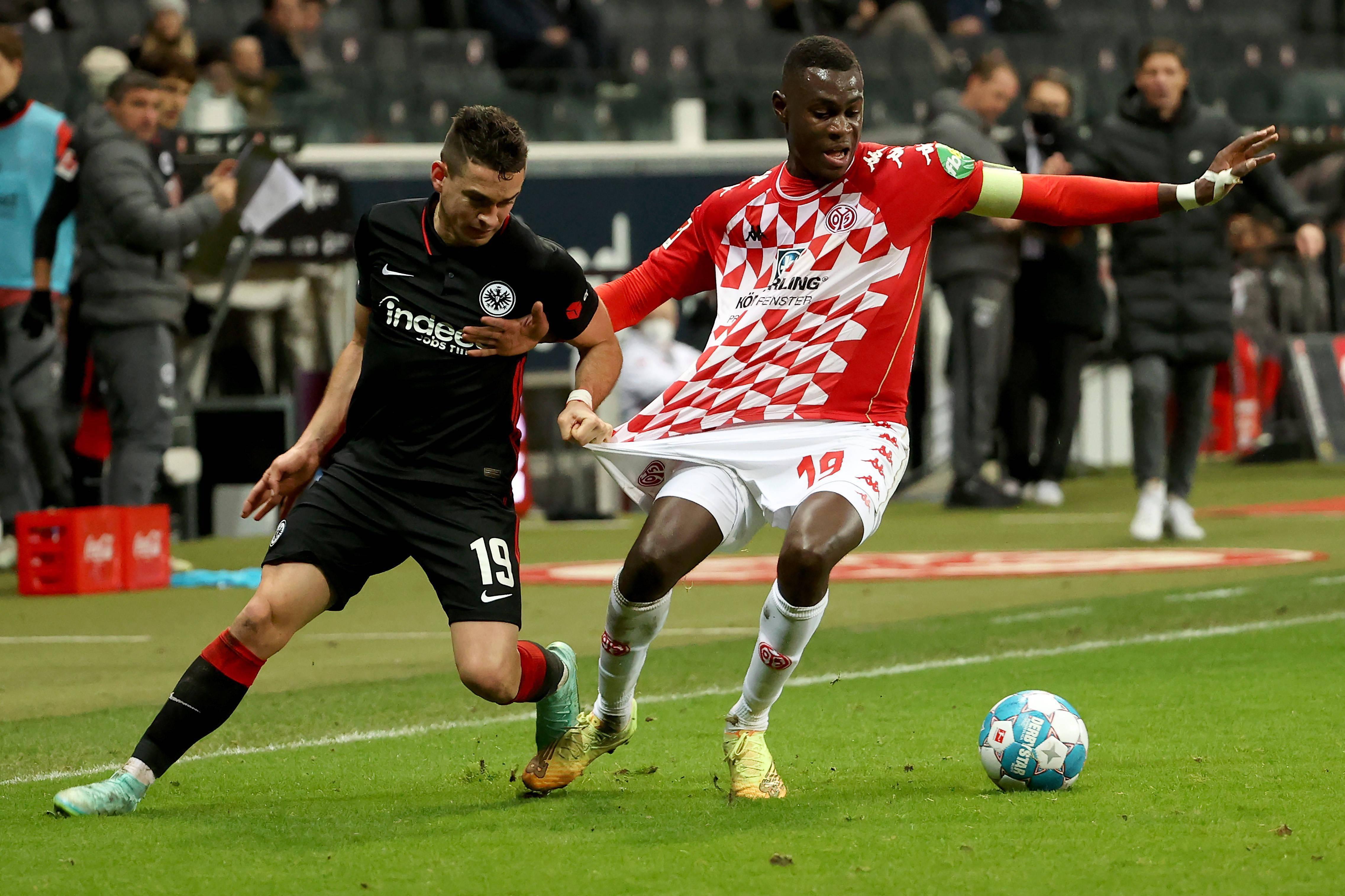 法兰克福在客场苦战,德甲积分榜排名稳步上升 法兰克福在客场苦战,德甲积分榜排名稳步上升