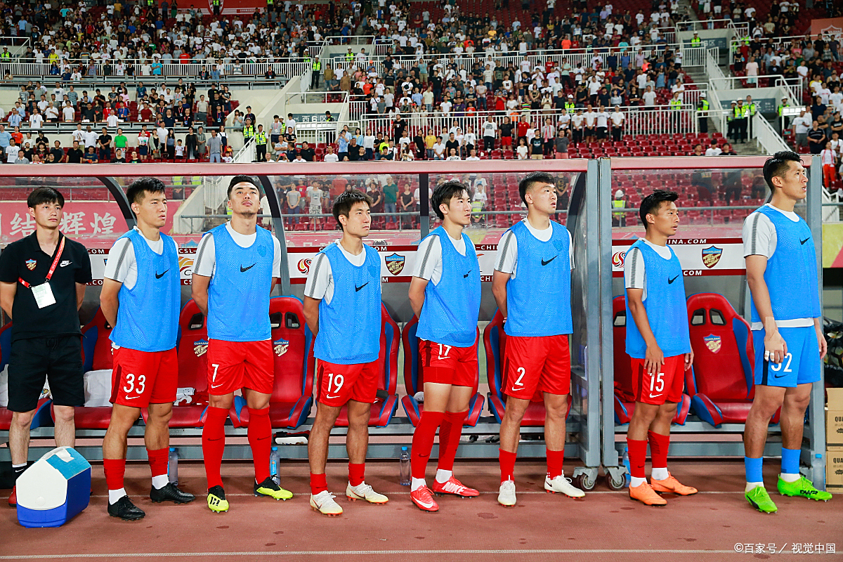 选手们在赛场上发挥出色,赛事颇具看点 选手们在赛场上发挥出色,赛事颇具看点