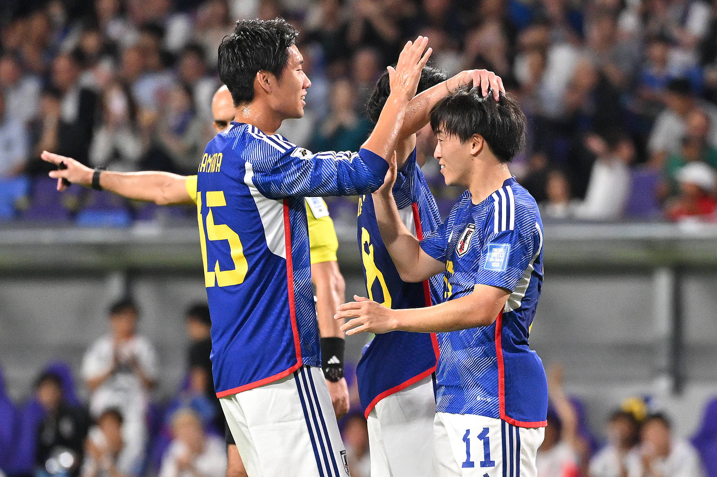 日本队在国际足球赛中夺得冠军 日本队在国际足球赛中夺得冠军