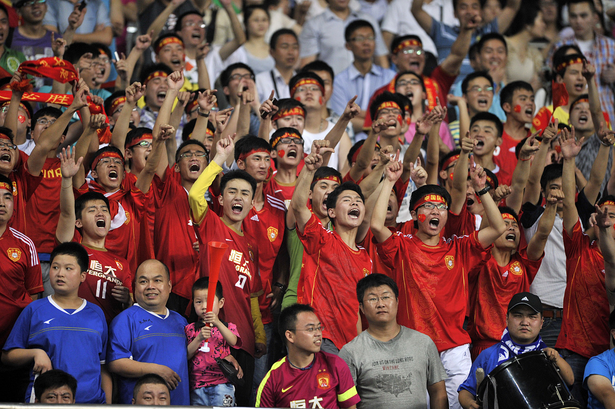 包含海南队遗憾告败，排名垫底结束的词条