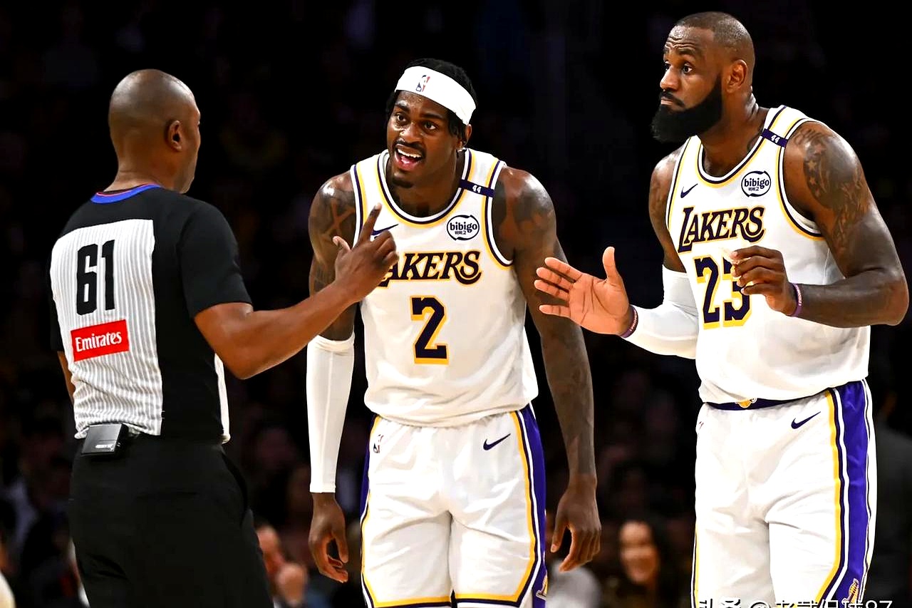 湖人横扫公牛晋级总决赛