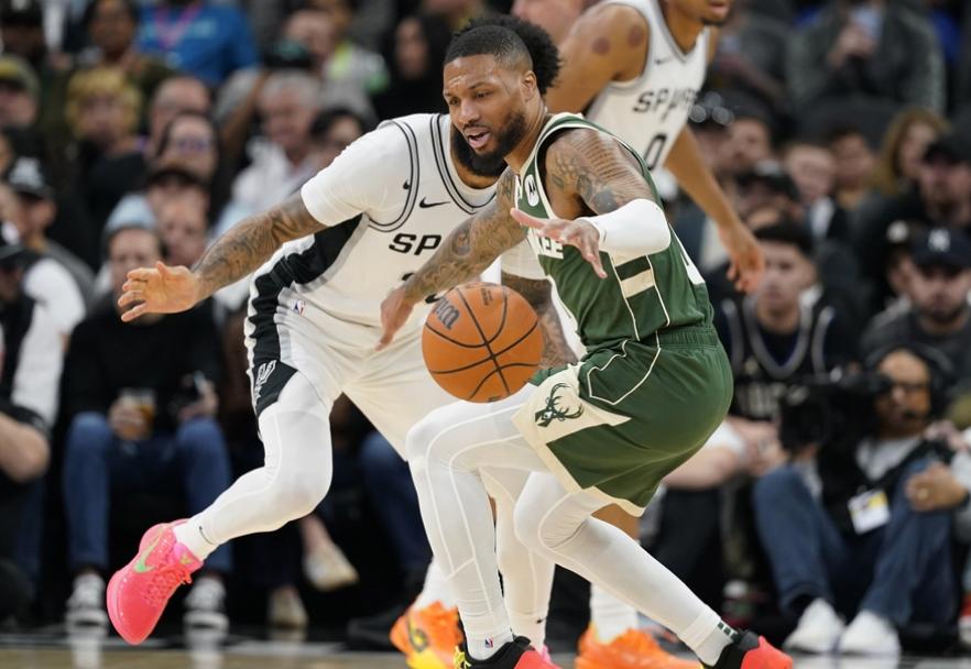 雄鹿客场惜败马刺，遭遇失利