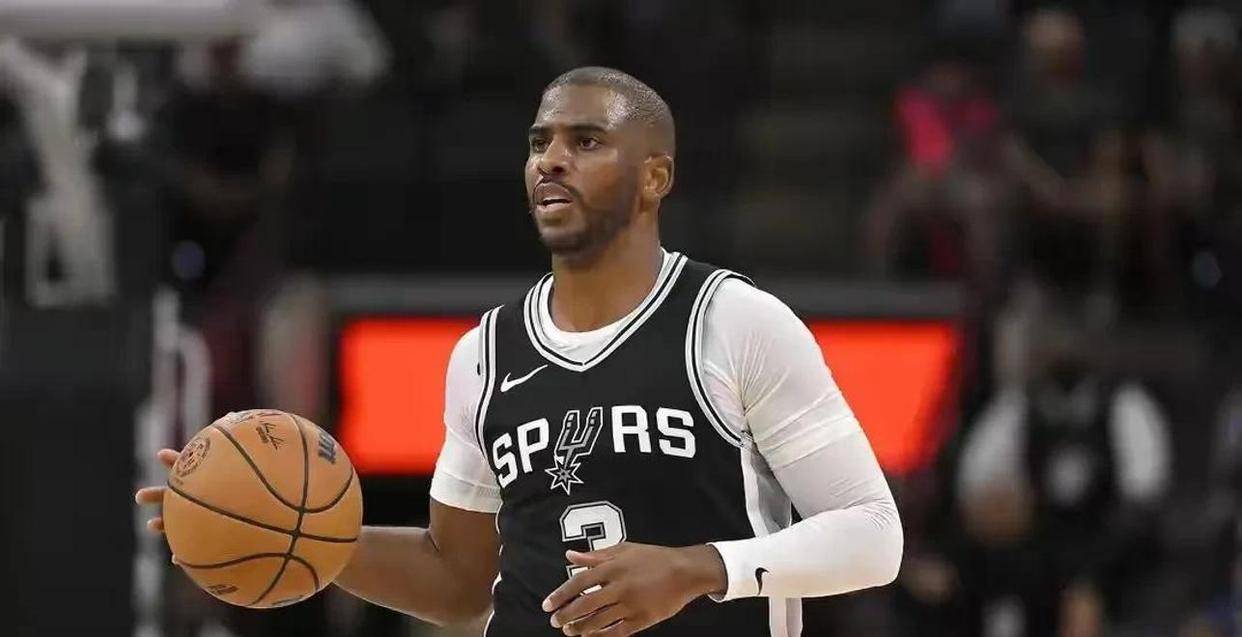 雄鹿客场惜败马刺，遭遇失利