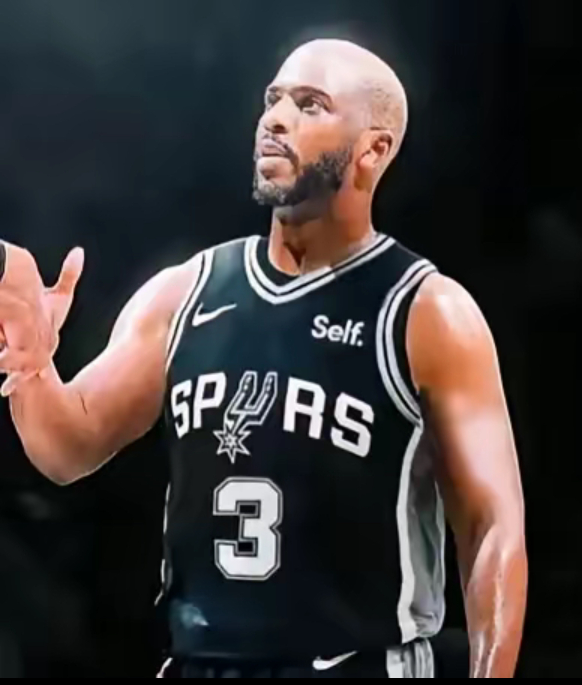 马刺年轻后卫脱颖而出,德罗赞离队乌云笼罩。 马刺年轻后卫脱颖而出,德罗赞离队乌云笼罩。